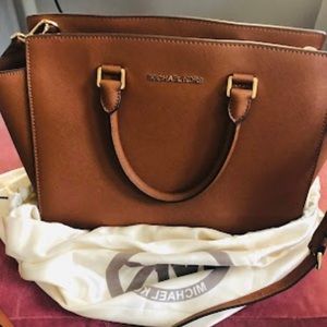 MICHAEL KORS BAG with CrossBody Strap